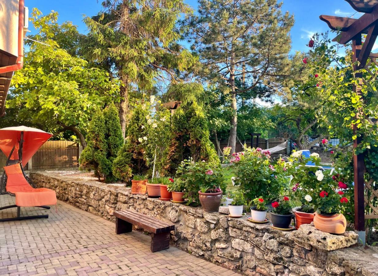 H By Hambar Vama Veche Exterior foto