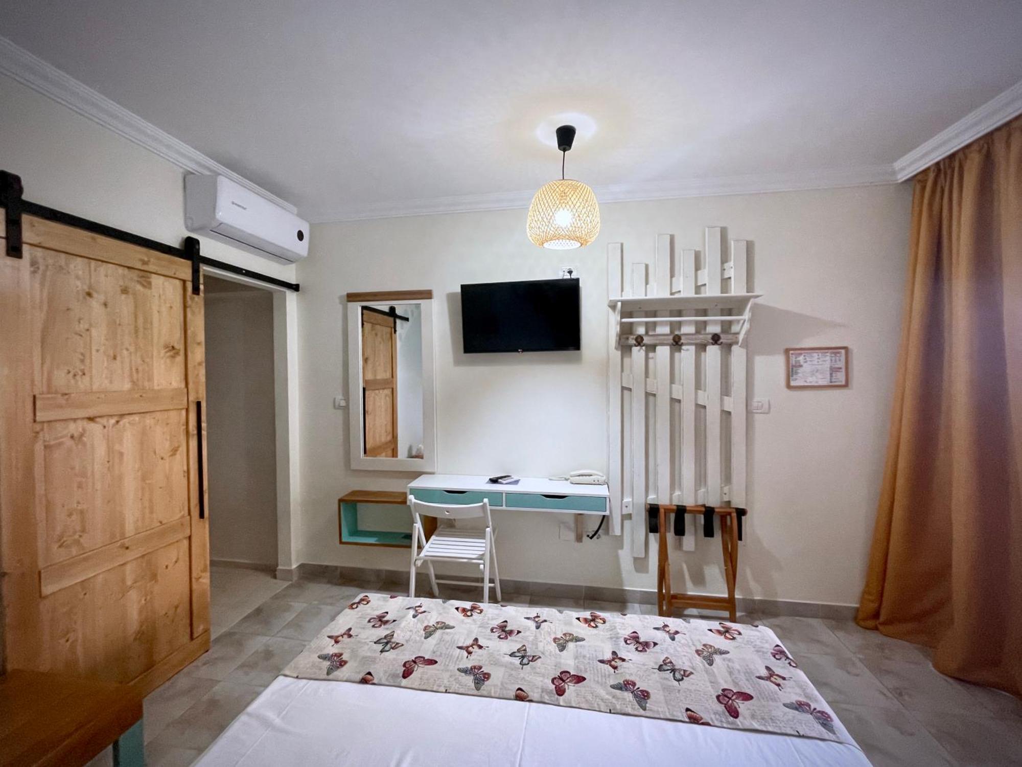 H By Hambar Vama Veche Exterior foto